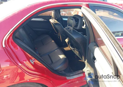 2011 Mercedes-Benz C 300 Luxury/Sport из США, поврежденный, VIN WDDGF5EB7BR185785